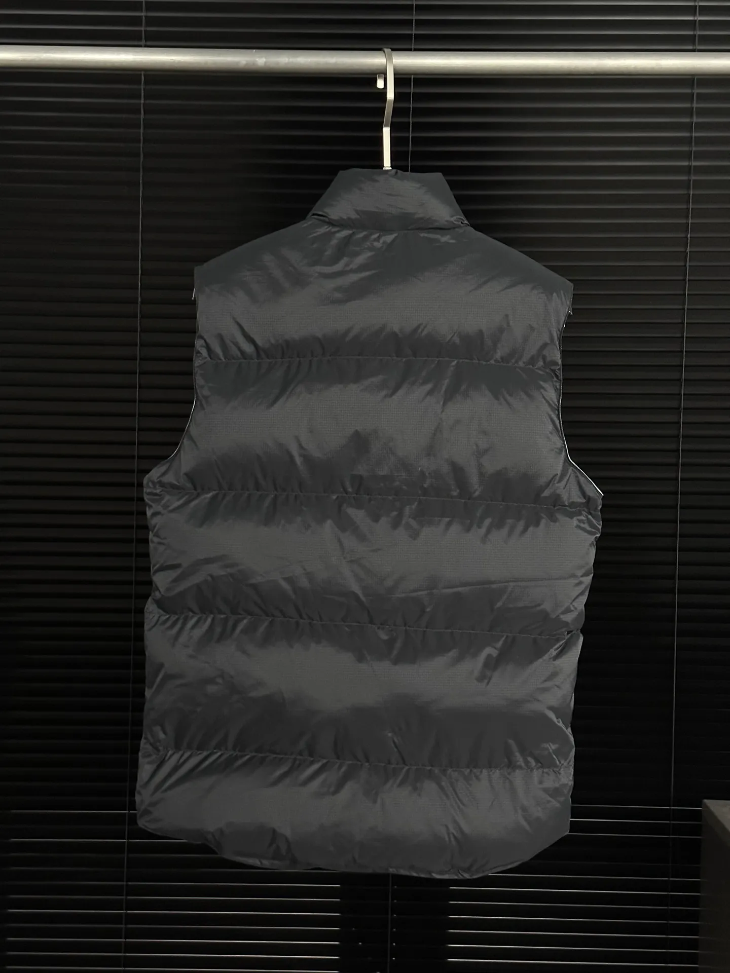 P400 【𝗖𝗮𝗻𝗮𝗱𝗮𝗴𝗼𝗼𝘀𝗲】/Canada Goose/White Label Glacier Down Vest/Black
